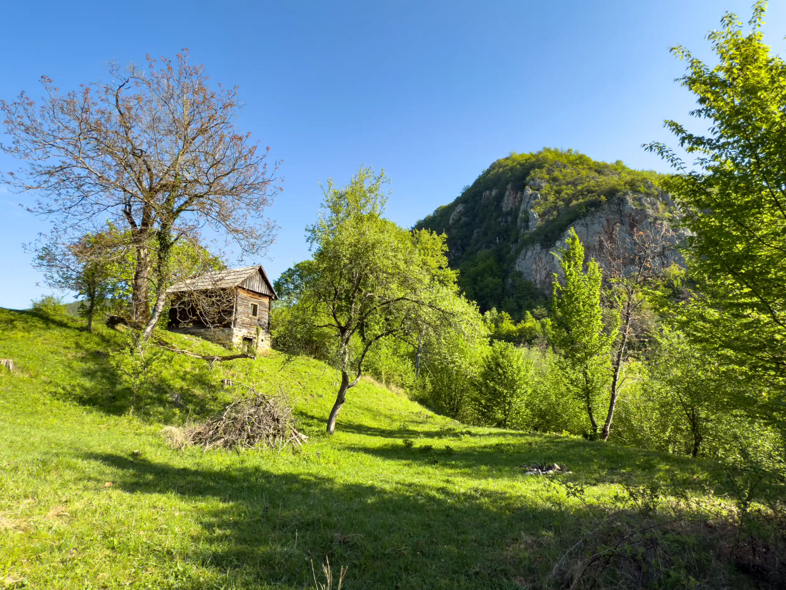 Traseu Cioclovina — Piatra Roșie
